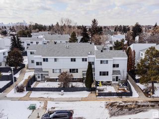Main Photo: 18 MCLEOD PLACE Place in Edmonton: Zone 02 Townhouse for sale : MLS®# E4378991