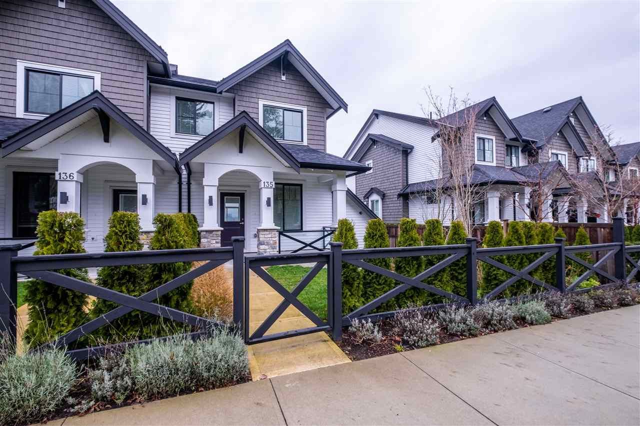 Main Photo: 135 6030 142 Street in Surrey: Sullivan Station Townhouse for sale : MLS®# R2423326