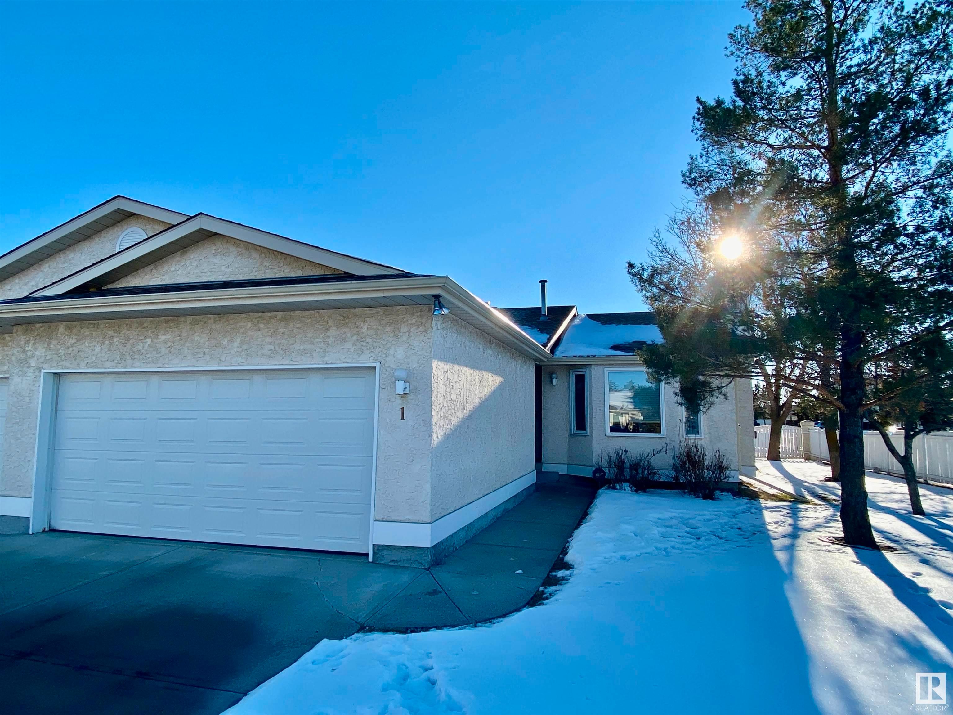 Main Photo: 1 9375 172 Street in Edmonton: Zone 20 House Half Duplex for sale : MLS®# E4320998