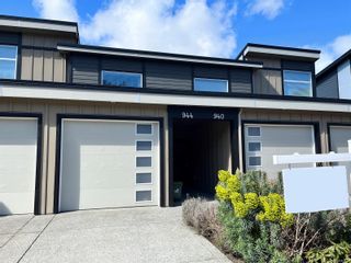 Photo 1: 944 Warbler Close in Langford: La Happy Valley Row/Townhouse for sale : MLS®# 963406