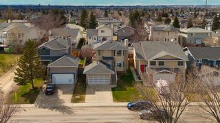 Main Photo: 193 riverglen Drive SE in Calgary: Riverbend Detached for sale : MLS®# A2135885