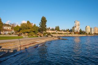 Photo 15: 204 2202 MARINE Drive in West Vancouver: Dundarave Condo for sale in "STRATFORD COURT" : MLS®# R2756679