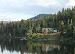 Photo 3: Lakefront acreage cabins for sale BC, 38 acres: Business with Property for sale : MLS®# 165995
