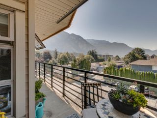 Photo 11: 409 1310 VICTORIA Street in Squamish: Downtown SQ Condo for sale in "MOUNTAINEER" : MLS®# R2713149