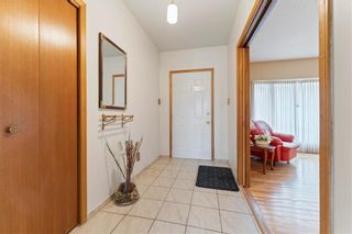 Photo 5: 47 Westbourne Crescent in Winnipeg: River Park South Residential for sale (2F)  : MLS®# 202312926