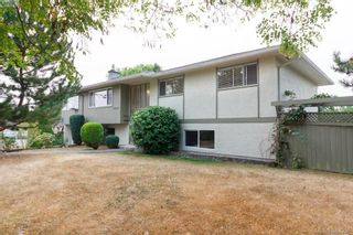 Photo 1: 2048 Melville Dr in SAANICHTON: Si Sidney North-East House for sale (Sidney)  : MLS®# 772514
