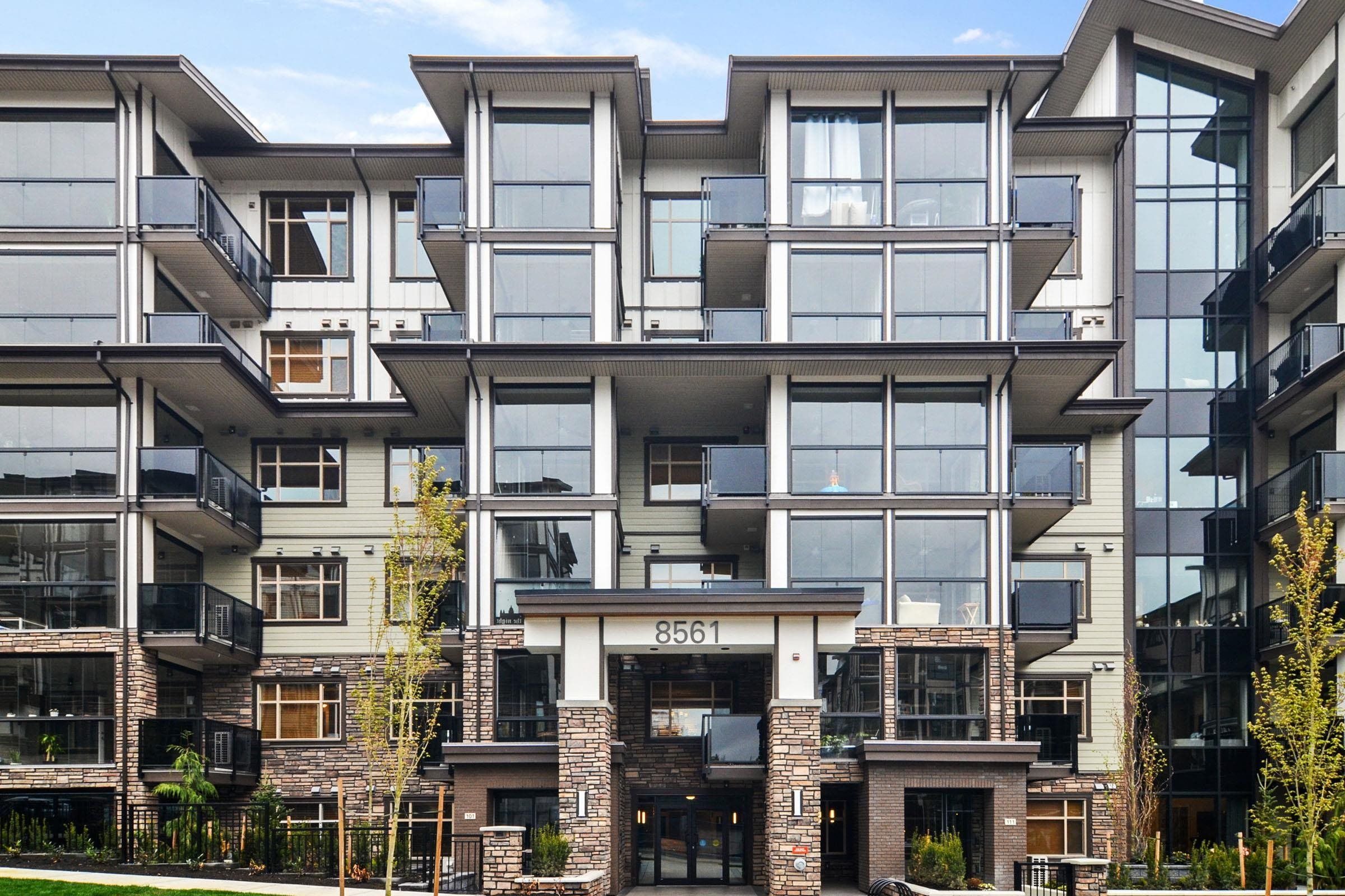 Main Photo: 310 8561 203A Street in Langley: Willoughby Heights Condo for sale in "Yorkson Park Central" : MLS®# R2683031