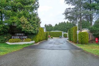 Photo 2: 104 2062 KING GEORGE Boulevard in Surrey: King George Corridor Manufactured Home for sale in "PARK LANE" (South Surrey White Rock)  : MLS®# R2761736