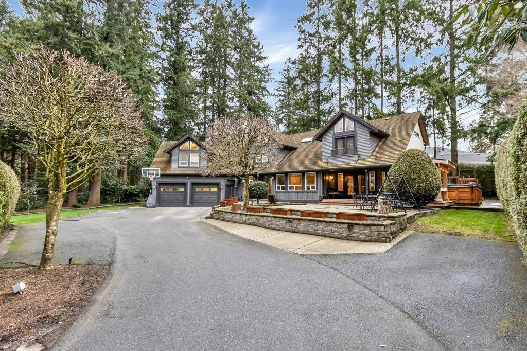 Main Photo: 13579 56 Avenue in Surrey: Panorama Ridge House for sale : MLS®# R2731311
