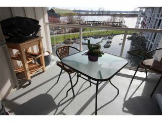 Photo 14: 402 4600 WESTWATER Drive in Richmond: Steveston South Condo for sale in "COPPER SKY" : MLS®# V1110411