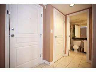 Photo 4: 306 8115 121A Street in Surrey: Queen Mary Park Surrey Condo for sale in "The Crossing" : MLS®# F1404675