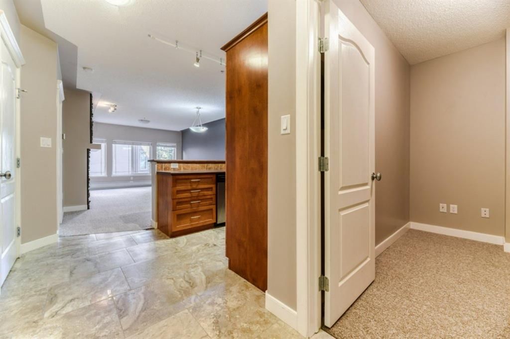 Welcome to Unit #217! Spacious at 800+ square feet.
