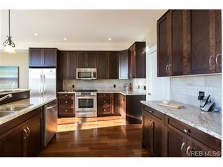 Photo 7: 9 614 Granrose Terr in VICTORIA: Co Latoria Row/Townhouse for sale (Colwood)  : MLS®# 723217