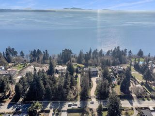 Photo 1: 13706 MARINE DRIVE in White Rock: House for sale : MLS®# R2866912