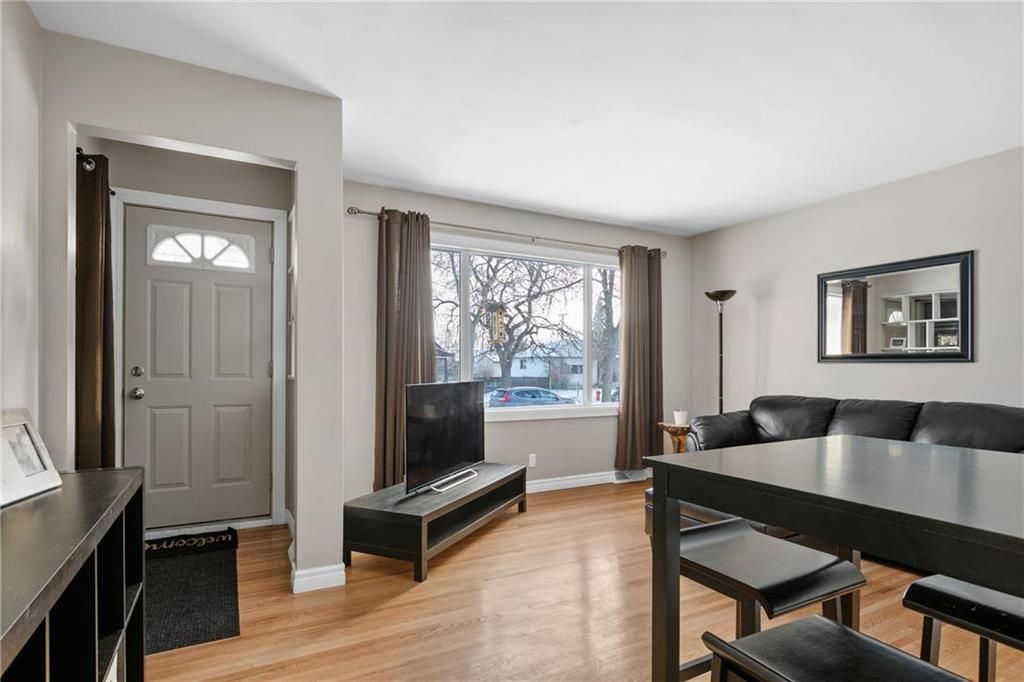 Photo 2: Photos: 452 Marjorie Street in Winnipeg: St James Residential for sale (5E)  : MLS®# 202100816