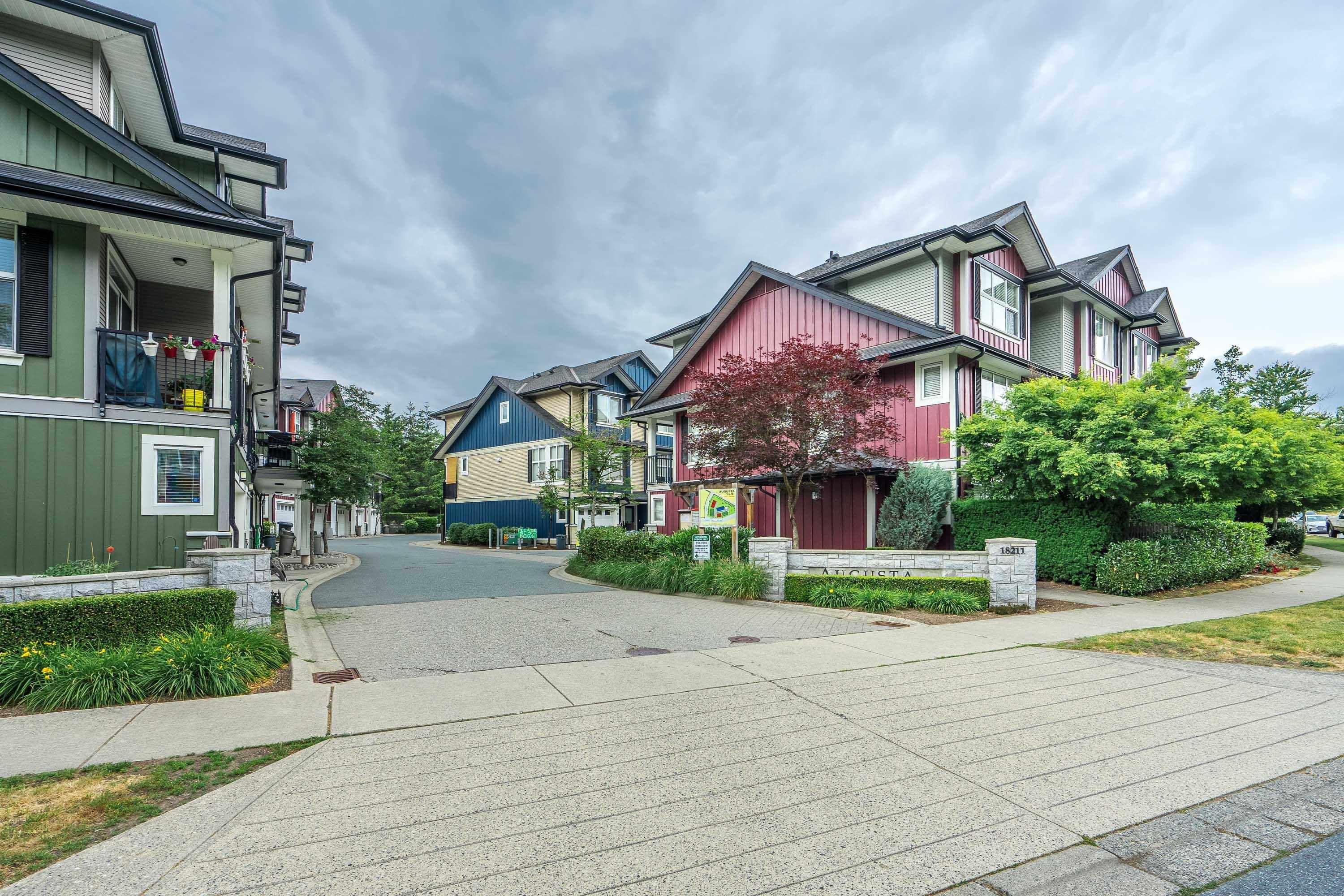 Main Photo: 22 18211 70 Avenue in Surrey: Cloverdale BC Townhouse for sale in "Augusta Walk" (Cloverdale)  : MLS®# R2810910