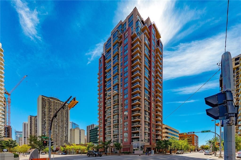 Main Photo: 203 650 10 Street SW in Calgary: Downtown West End Apartment for sale : MLS®# C4244872