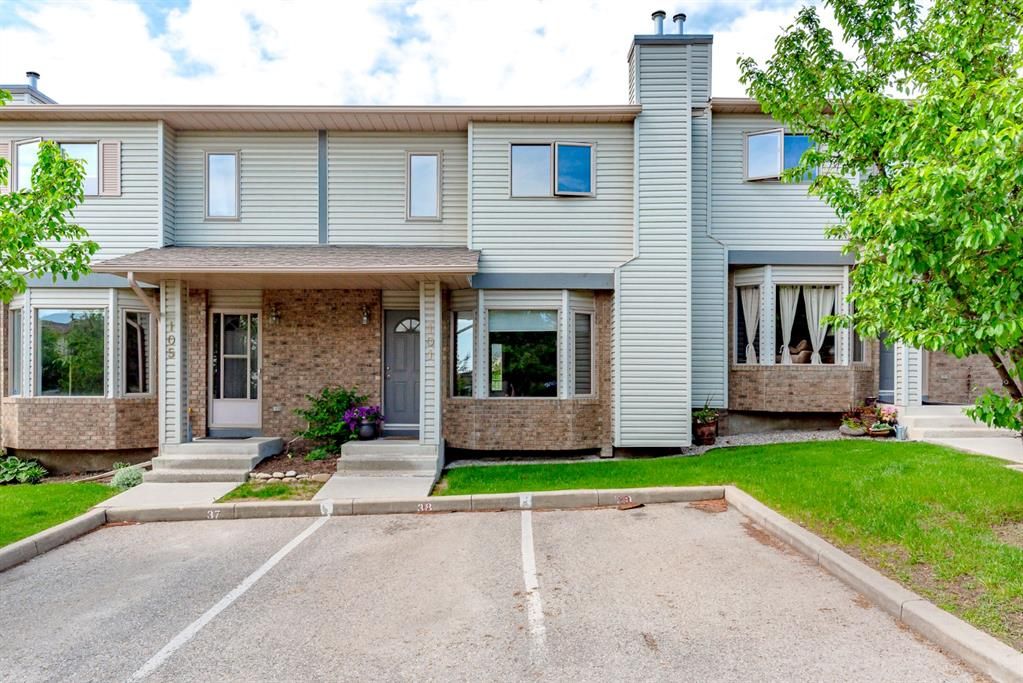 Main Photo: 101 Patina Park SW in Calgary: Patterson Row/Townhouse for sale : MLS®# A1232189