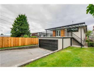 Photo 18: 2532 E 24TH Avenue in Vancouver: Renfrew Heights House for sale (Vancouver East)  : MLS®# V1070941
