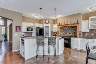 Photo 10: 90 STRATHLEA Crescent SW in Calgary: Strathcona Park Detached for sale : MLS®# C4289258