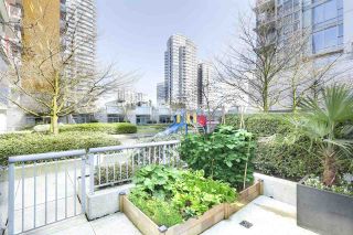 Photo 16: 133 REGIMENT Square in Vancouver: Downtown VW Townhouse for sale in "SPECTRUM" (Vancouver West)  : MLS®# R2152733