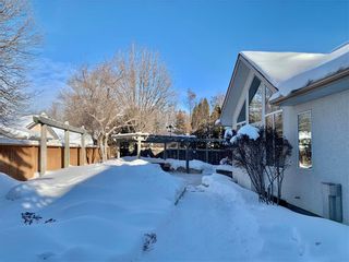 Photo 36: 150 SOUTHBRIDGE Drive in Winnipeg: Southdale Residential for sale (2H)  : MLS®# 202227681