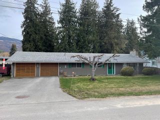 Photo 4: 709 Spruce Street, in Sicamous: House for sale : MLS®# 10272557