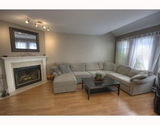 Photo 2: 29 98 BEGIN Street in Coquitlam: Maillardville Townhouse for sale in "LE PARC" : MLS®# V775498