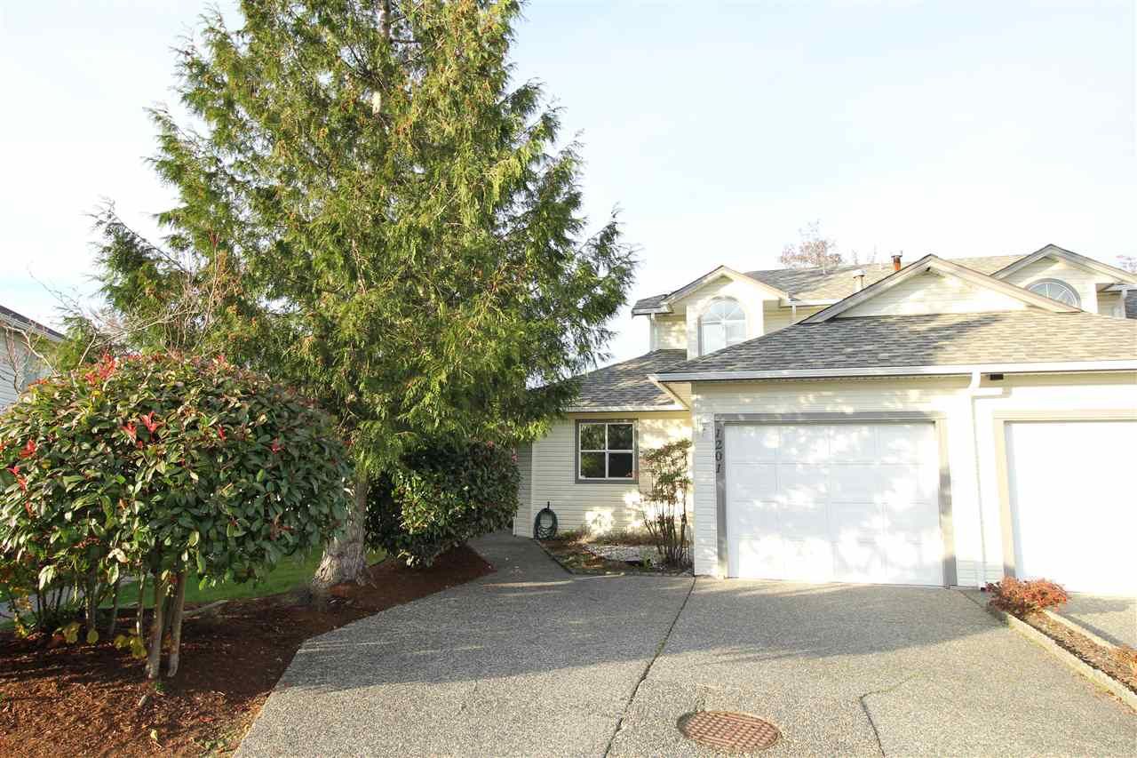 Main Photo: 1201 21937 48 Avenue in Langley: Murrayville Townhouse for sale in "Orangewood" : MLS®# R2322838