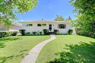 Photo 2: 108 Langton Drive SW in Calgary: North Glenmore Park Detached for sale : MLS®# A1009701