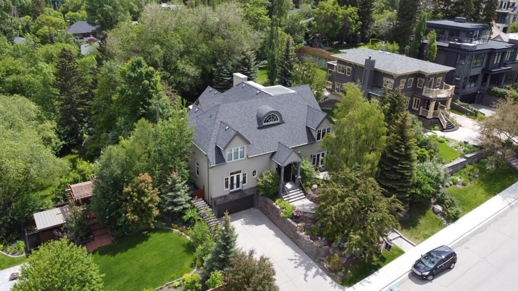 Photo 2: Photos: 2202 13 Street SW in Calgary: Upper Mount Royal Detached for sale : MLS®# A1181925