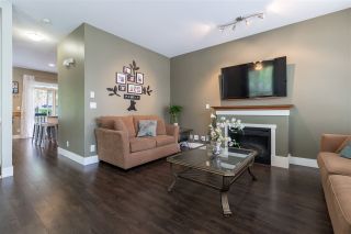 Photo 6: 43 16789 60 Avenue in Surrey: Cloverdale BC Townhouse for sale in "LAREDO" (Cloverdale)  : MLS®# R2411112