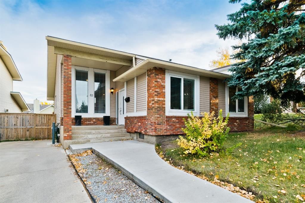 Main Photo: 83 Stradwick Rise SW in Calgary: Strathcona Park Detached for sale : MLS®# A1121870