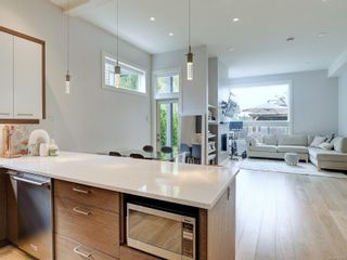 Photo 9: 1224 Pembroke St in Victoria: Vi Fernwood Half Duplex for sale : MLS®# 911568