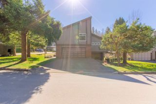 Photo 3: 5493 ELWYN Drive in Burnaby: Deer Lake House for sale in "BLENHEIM WOODS" (Burnaby South)  : MLS®# R2356735