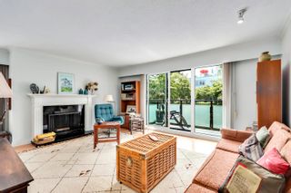 Photo 2: 201 2255 YORK Avenue in Vancouver: Kitsilano Condo for sale in "THE BEACH HOUSE" (Vancouver West)  : MLS®# R2784266