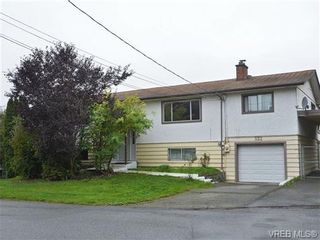 Photo 1: 532 Bowlsby Pl in VICTORIA: VW Victoria West House for sale (Victoria West)  : MLS®# 715139