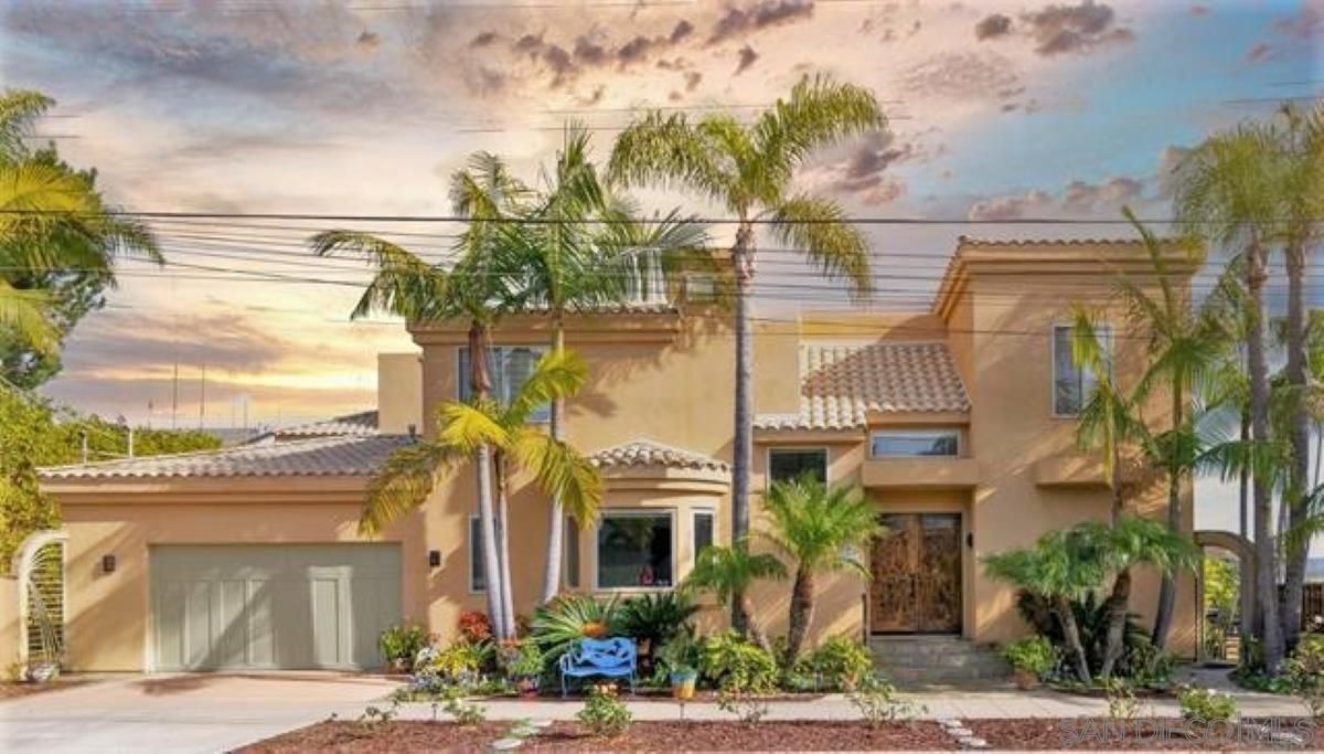 Main Photo: PACIFIC BEACH House for sale : 4 bedrooms : 1720 MOORLAND DR in SAN DIEGO