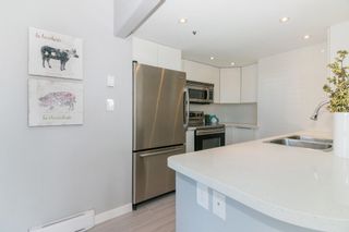 Photo 4: PH04 828 AGNES Street in New Westminster: Downtown NW Condo for sale in "WESTMINSTER TOWERS" : MLS®# R2224794
