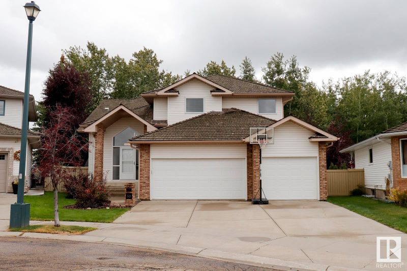 FEATURED LISTING: 52 REGAL Way Sherwood Park