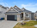 Main Photo: 405 Bayside Crescent SW: Airdrie Detached for sale : MLS®# A2121447