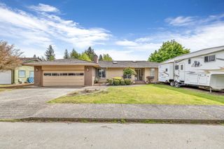 Photo 2: 34128 LARCH Street in Abbotsford: Central Abbotsford House for sale : MLS®# R2881323