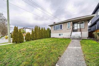 Photo 2: 6906 CULLODEN Street in Vancouver: South Vancouver House for sale (Vancouver East)  : MLS®# R2804926