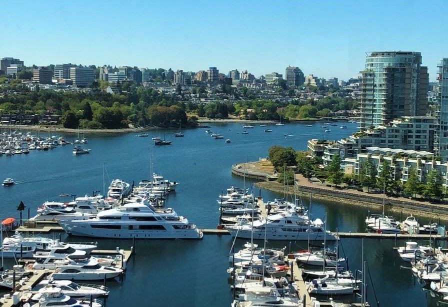 Main Photo: 1908 1033 MARINASIDE CRESCENT in Vancouver: Yaletown Condo for sale (Vancouver West)  : MLS®# R2295795