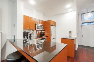 Photo 10: 1243 SEYMOUR Street in Vancouver: Downtown VW Townhouse for sale in "elan" (Vancouver West)  : MLS®# R2519042