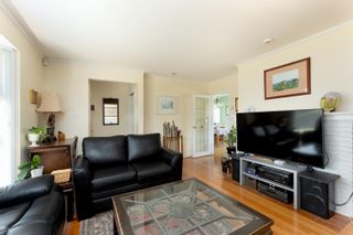 Photo 4: 912 WENTWORTH Avenue in North Vancouver: Forest Hills NV House for sale : MLS®# R2730806