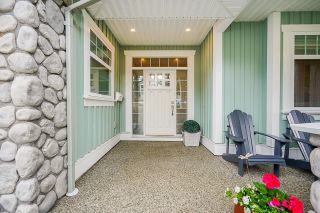 Photo 2: Home for sale - 20719 46A Avenue in Langley, V3A 3K1