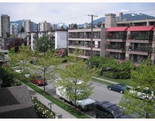 Photo 1: 415 333 E 1ST Street in North_Vancouver: Lower Lonsdale Condo for sale in "VISTA WEST" (North Vancouver)  : MLS®# V766349