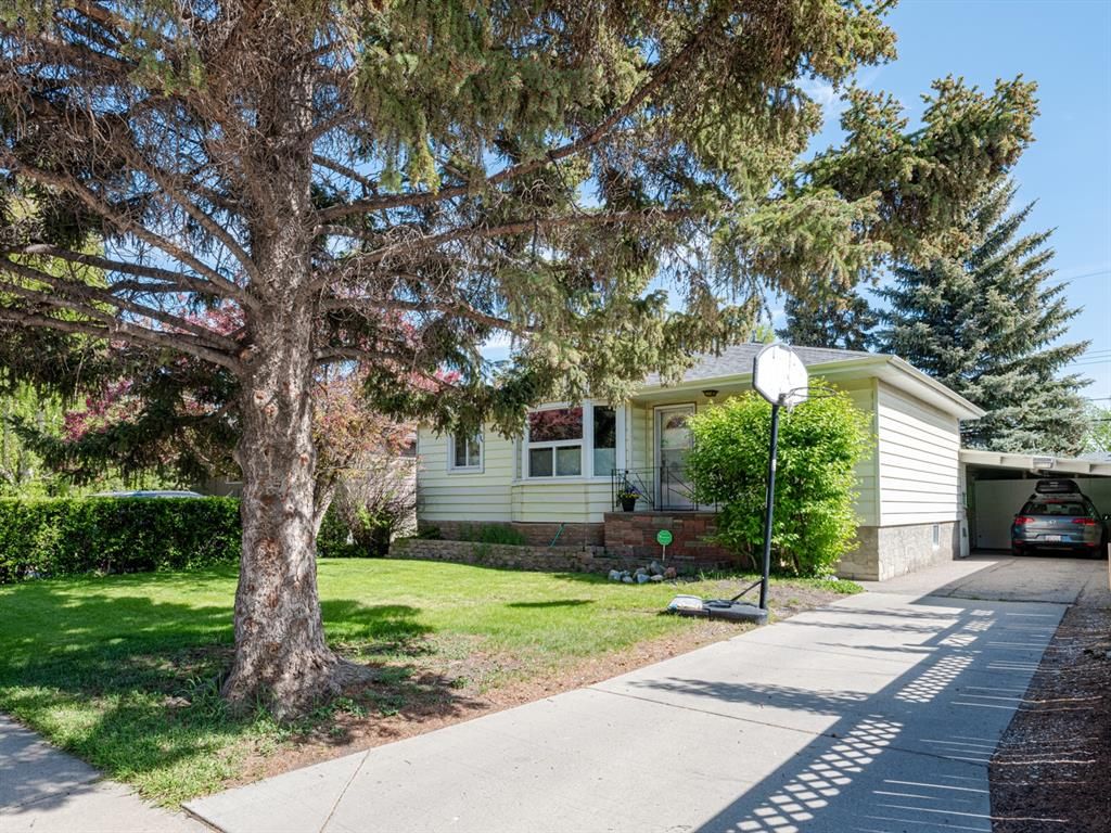 Photo 30: Photos: 7932 36 Avenue NW in Calgary: Bowness Detached for sale : MLS®# A1197777