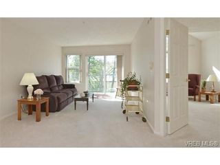 Photo 5: 311 1485 Garnet Rd in VICTORIA: SE Cedar Hill Condo for sale (Saanich East)  : MLS®# 727717